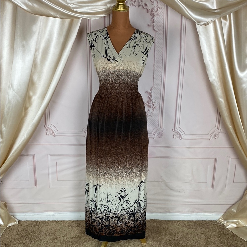 Elegant Gradient Brown and Cream Dress